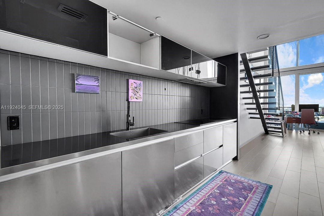 For Sale: $1,775,000 (2 beds, 2 baths, 1794 Square Feet)