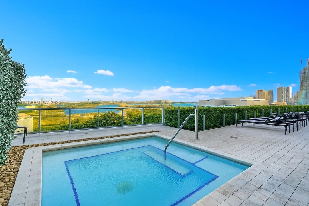 For Sale: $1,775,000 (2 beds, 2 baths, 1794 Square Feet)