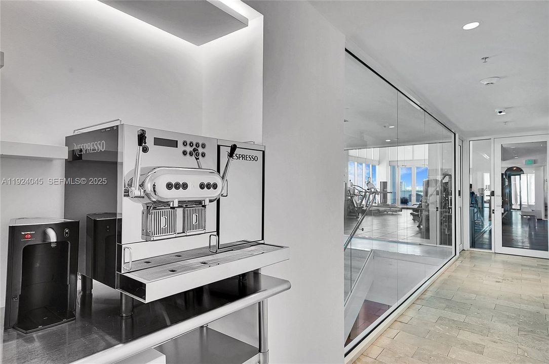 For Sale: $1,775,000 (2 beds, 2 baths, 1794 Square Feet)