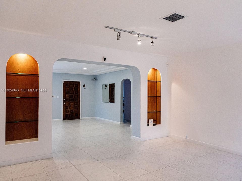 待售: $1,475,000 (2 贝兹, 2 浴室, 1465 平方英尺)