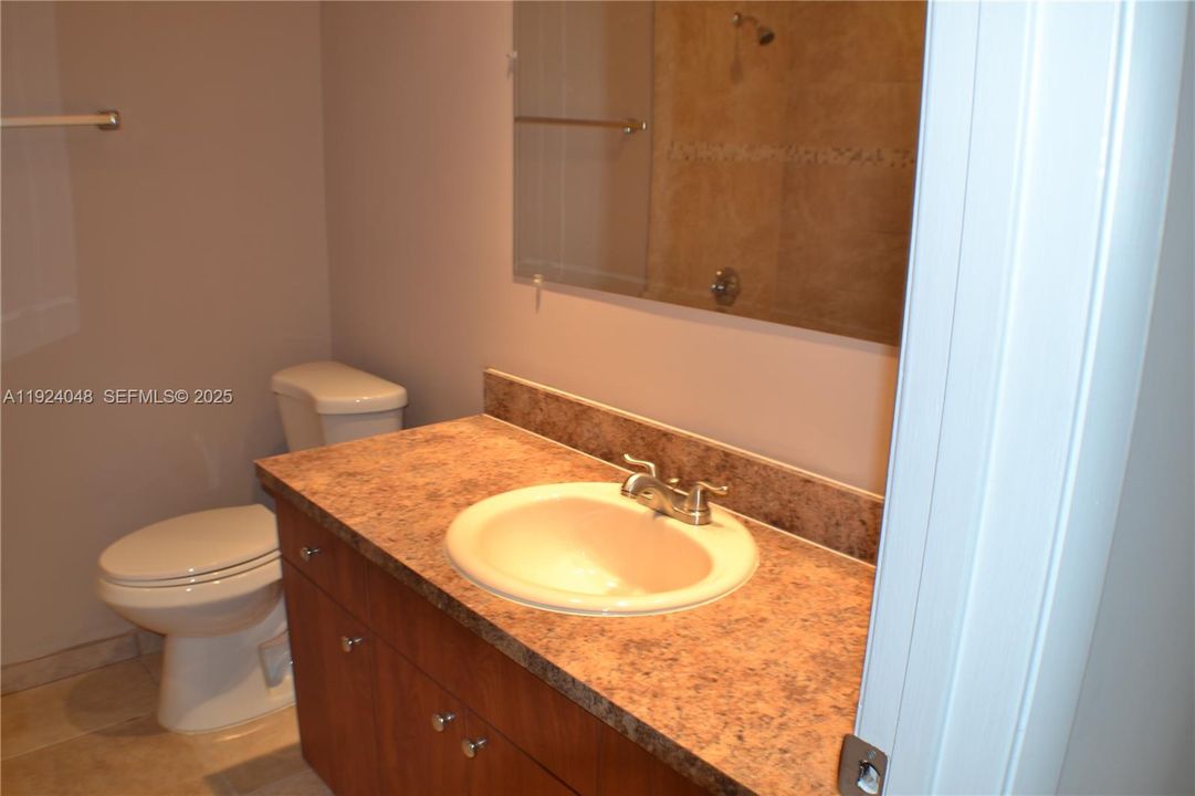 For Rent: $2,500 (3 beds, 2 baths, 1400 Square Feet)