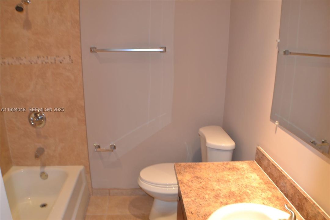 For Rent: $2,500 (3 beds, 2 baths, 1400 Square Feet)