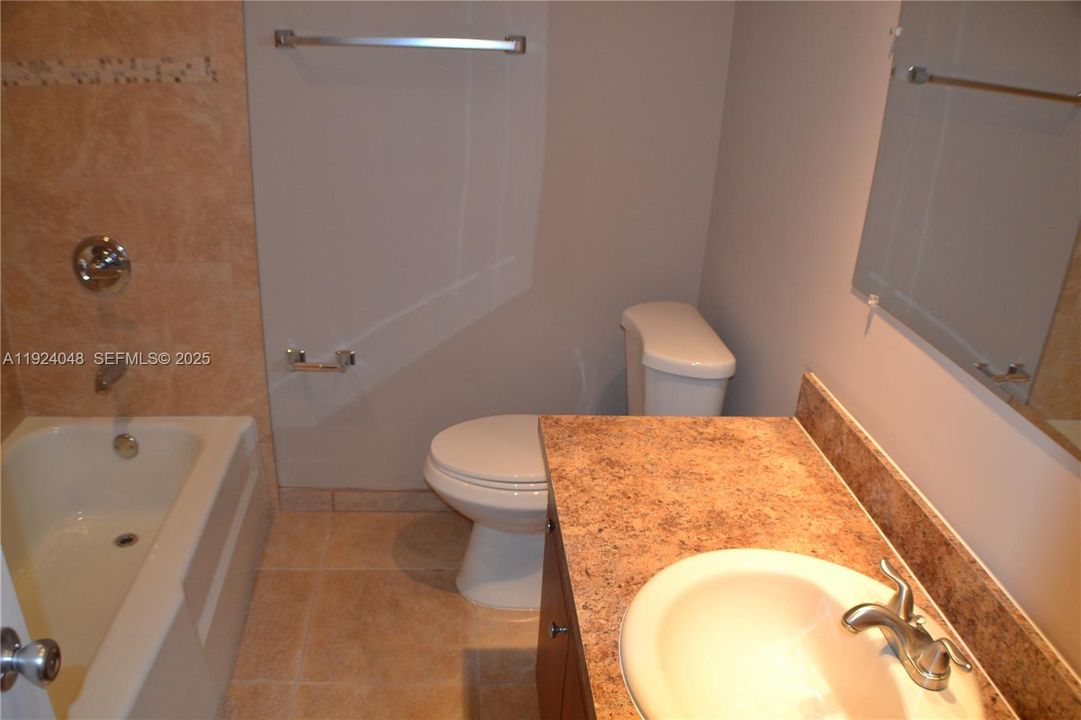 For Rent: $2,500 (3 beds, 2 baths, 1400 Square Feet)