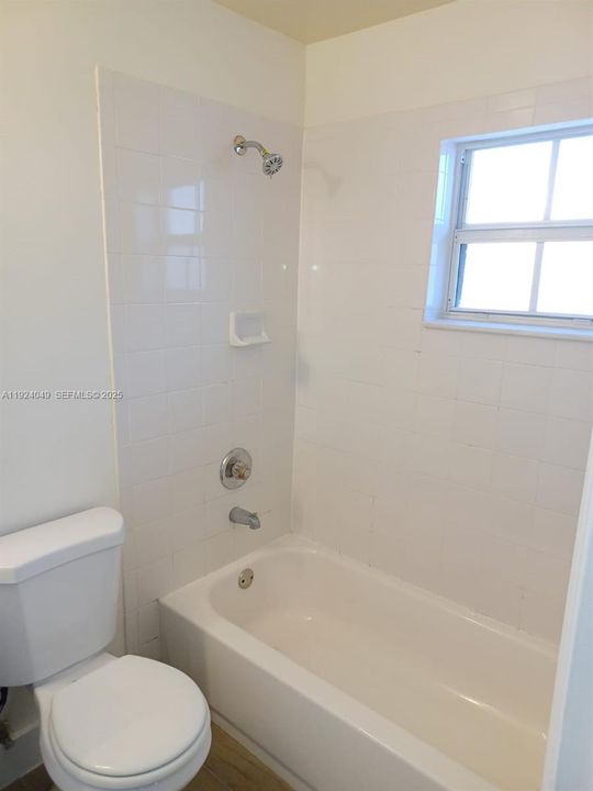 В аренду: $2,400 (2 спален, 2 ванн, 1040 Квадратных фут)