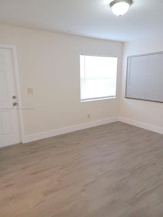 В аренду: $2,400 (2 спален, 2 ванн, 1040 Квадратных фут)