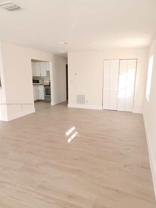 В аренду: $2,400 (2 спален, 2 ванн, 1040 Квадратных фут)