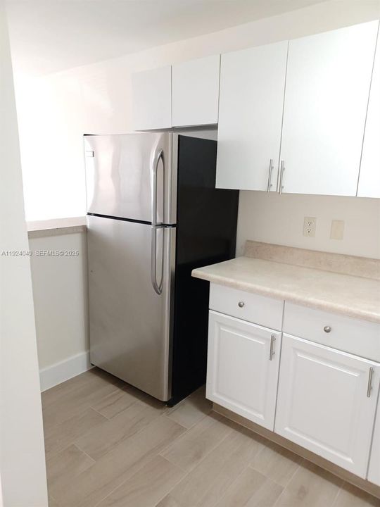 В аренду: $2,400 (2 спален, 2 ванн, 1040 Квадратных фут)