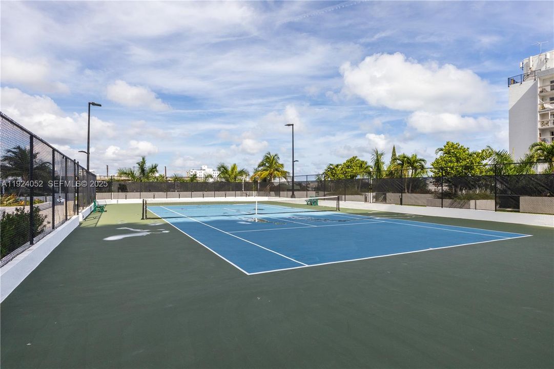 На продажу: $545,000 (1 спален, 1 ванн, 806 Квадратных фут)