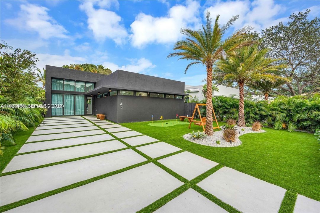 В аренду: $15,900 (5 спален, 2 ванн, 2250 Квадратных фут)