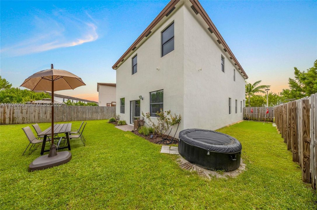 For Sale: $949,000 (5 beds, 4 baths, 2833 Square Feet)