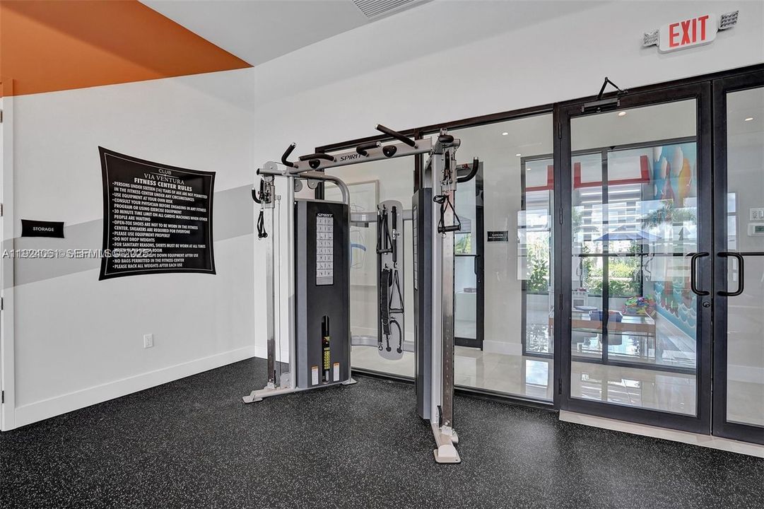 For Sale: $949,000 (5 beds, 4 baths, 2833 Square Feet)