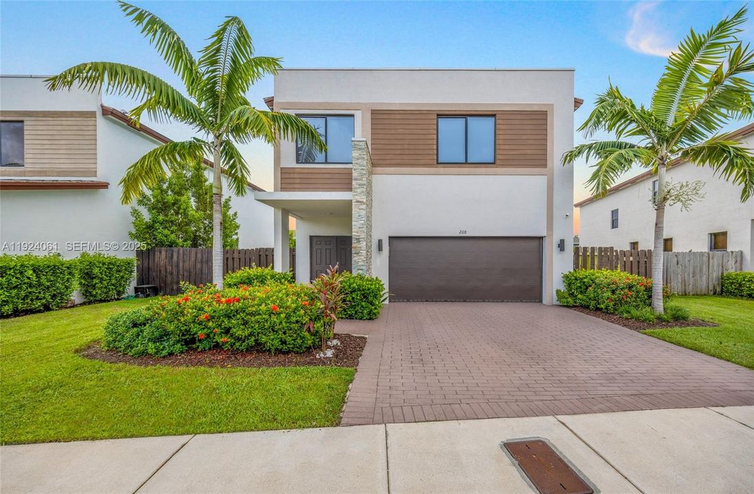 For Sale: $949,000 (5 beds, 4 baths, 2833 Square Feet)