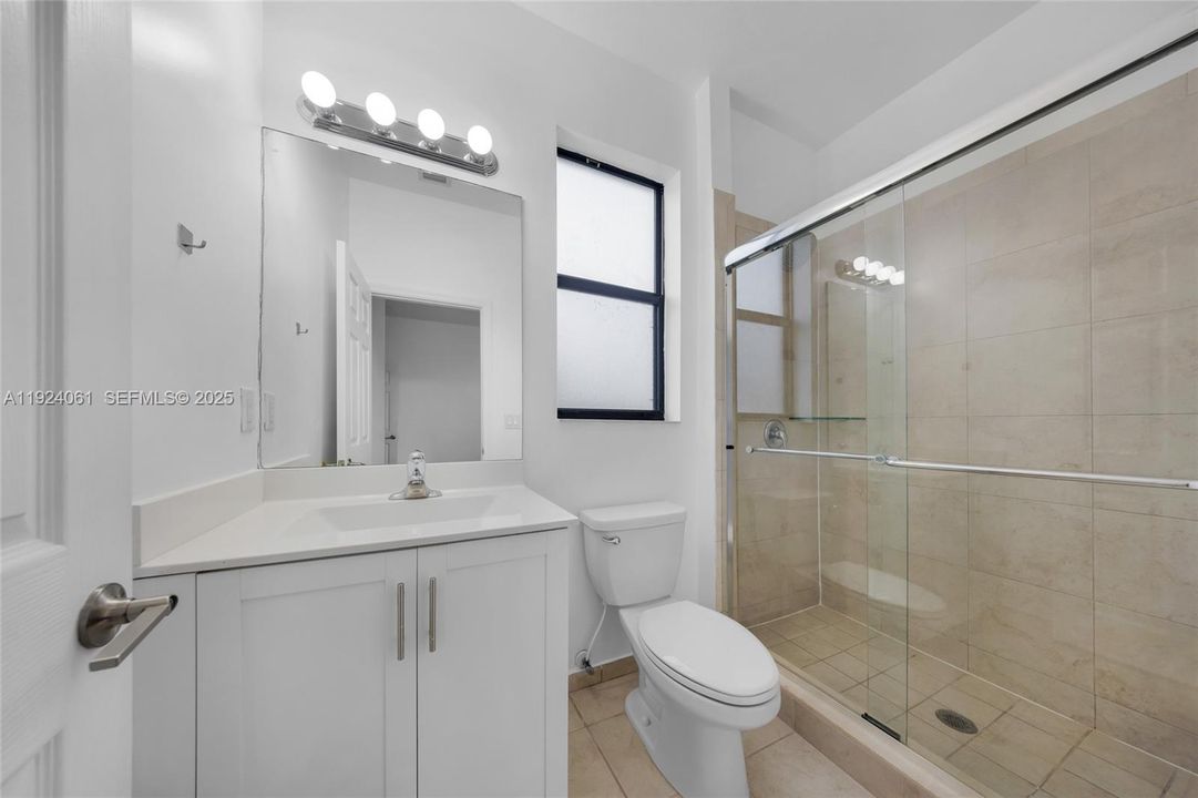 For Sale: $949,000 (5 beds, 4 baths, 2833 Square Feet)