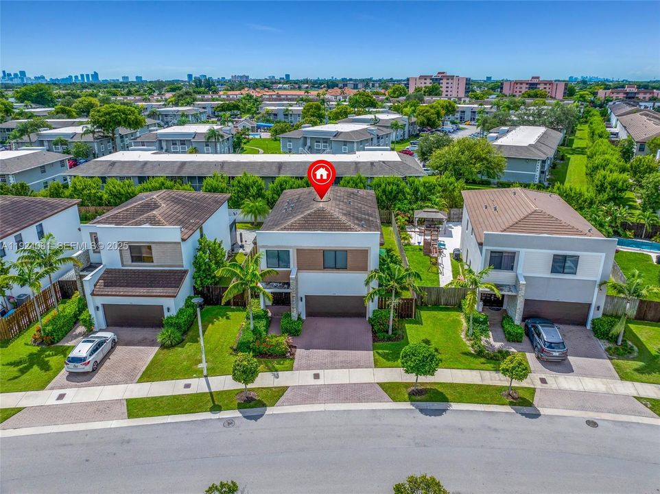 For Sale: $949,000 (5 beds, 4 baths, 2833 Square Feet)