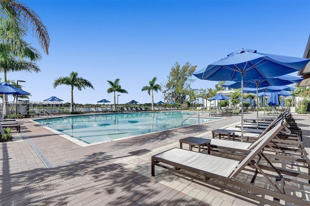 For Sale: $949,000 (5 beds, 4 baths, 2833 Square Feet)