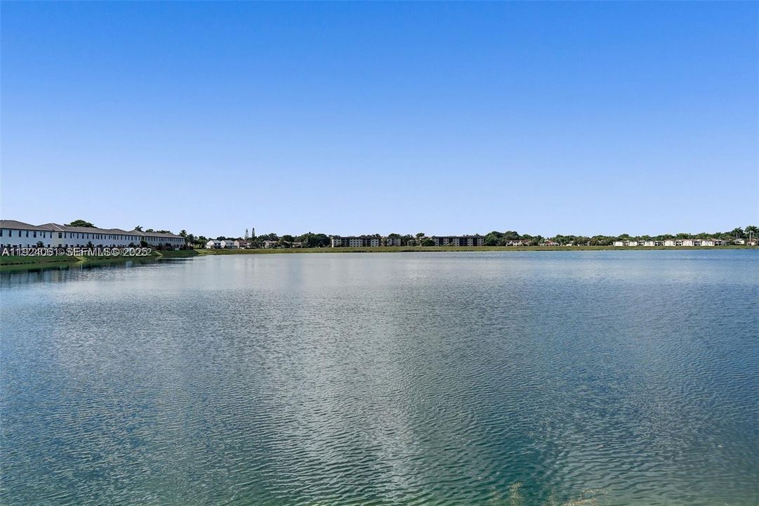 For Sale: $949,000 (5 beds, 4 baths, 2833 Square Feet)