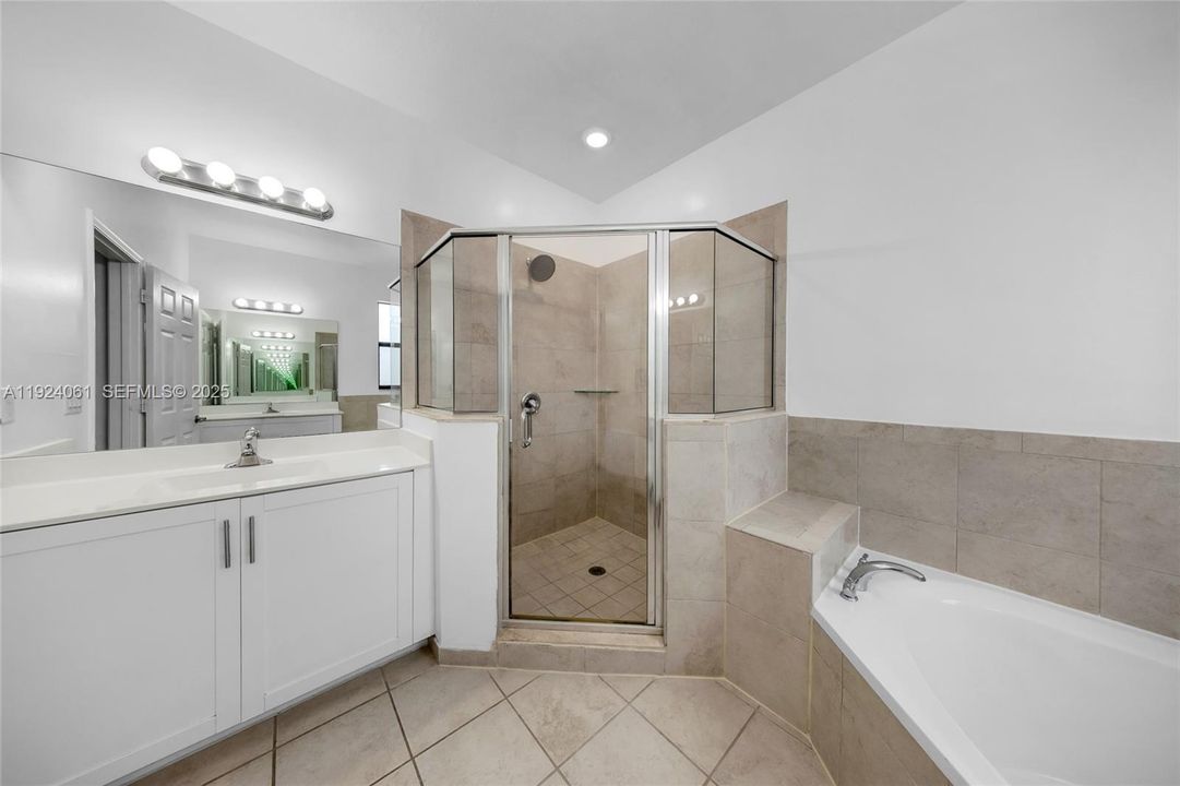 For Sale: $949,000 (5 beds, 4 baths, 2833 Square Feet)