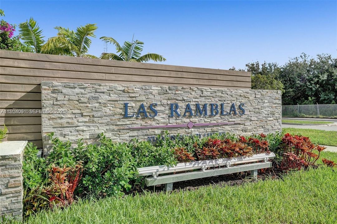 For Sale: $949,000 (5 beds, 4 baths, 2833 Square Feet)