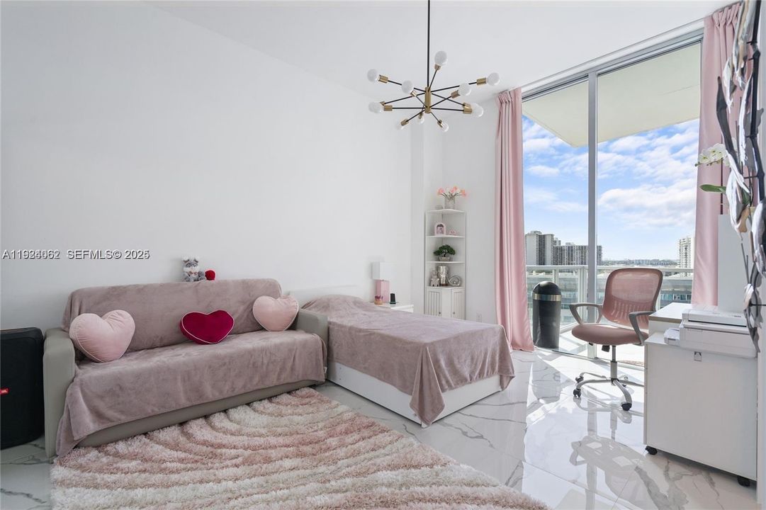 For Sale: $690,000 (3 beds, 2 baths, 1362 Square Feet)