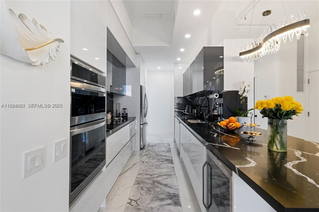 For Sale: $690,000 (3 beds, 2 baths, 1362 Square Feet)