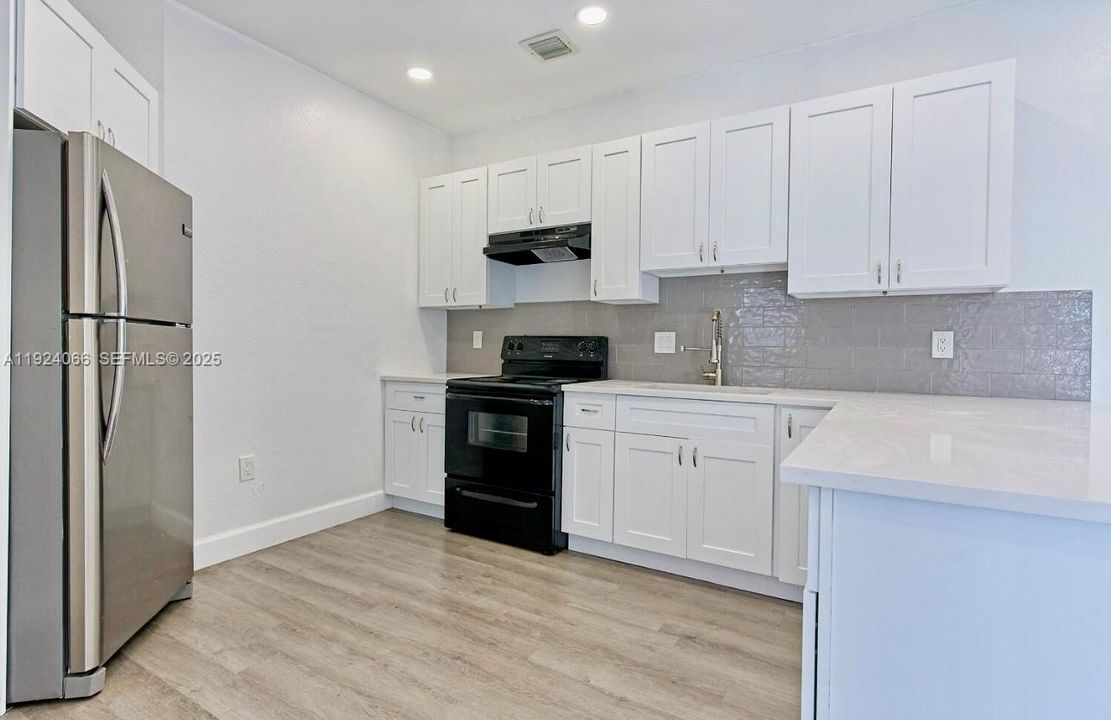 На продажу: $584,999 (4 спален, 2 ванн, 1791 Квадратных фут)