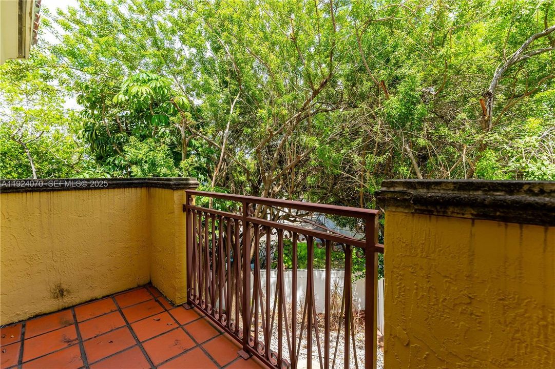 En Renta: $10,000 (4 camas, 3 baños, 2520 Pies cuadrados)