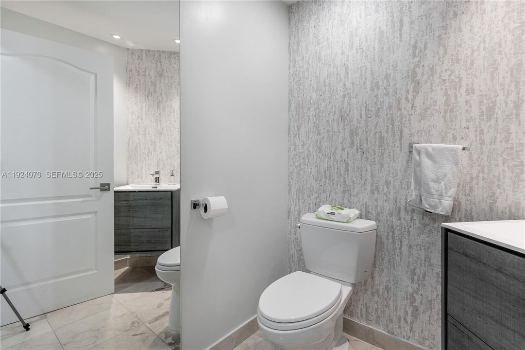 En Renta: $10,000 (4 camas, 3 baños, 2520 Pies cuadrados)