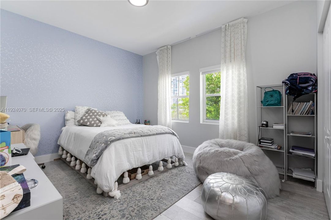 En Renta: $10,000 (4 camas, 3 baños, 2520 Pies cuadrados)