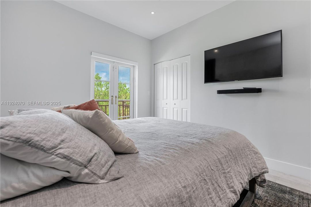 En Renta: $10,000 (4 camas, 3 baños, 2520 Pies cuadrados)