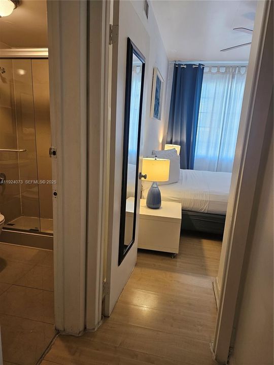 For Sale: $450,000 (2 beds, 1 baths, 677 Square Feet)