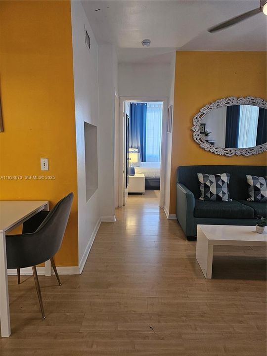 For Sale: $450,000 (2 beds, 1 baths, 677 Square Feet)