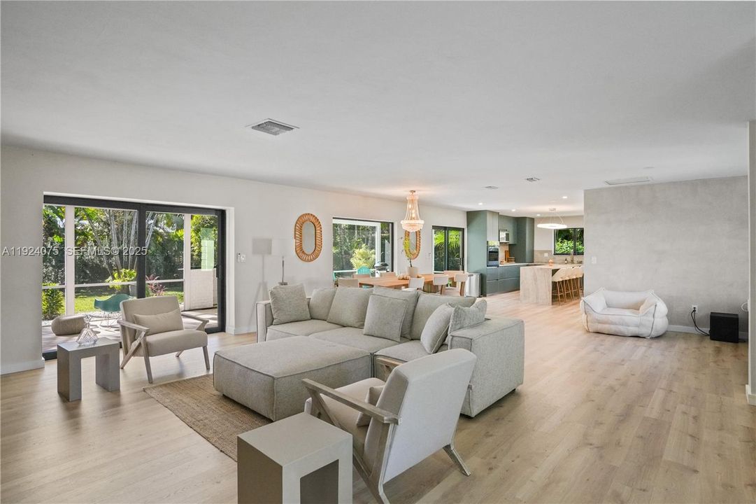 For Sale: $1,200,000 (4 beds, 2 baths, 1863 Square Feet)