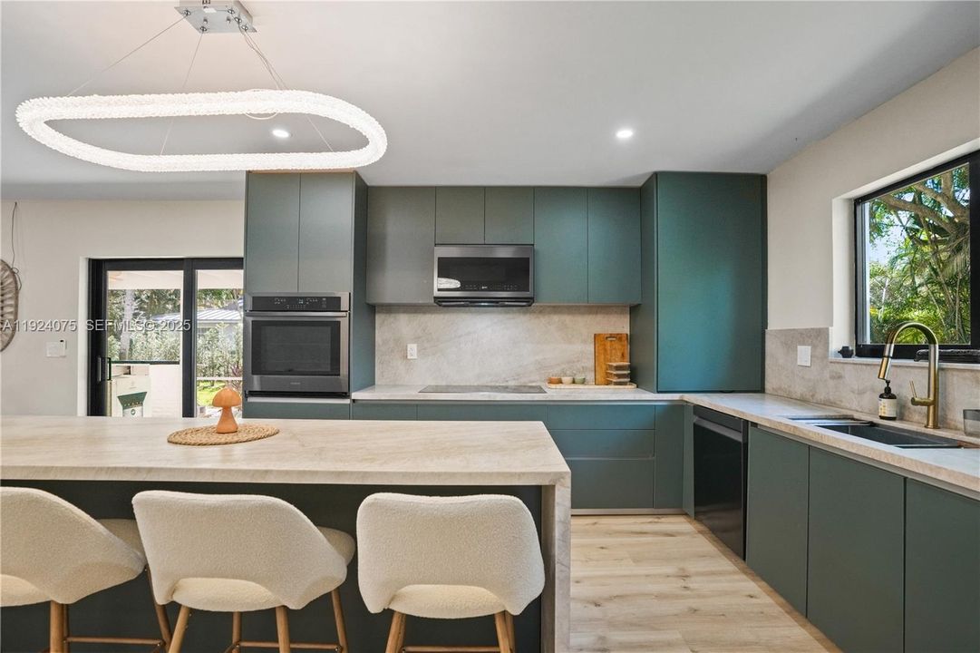 For Sale: $1,200,000 (4 beds, 2 baths, 1863 Square Feet)