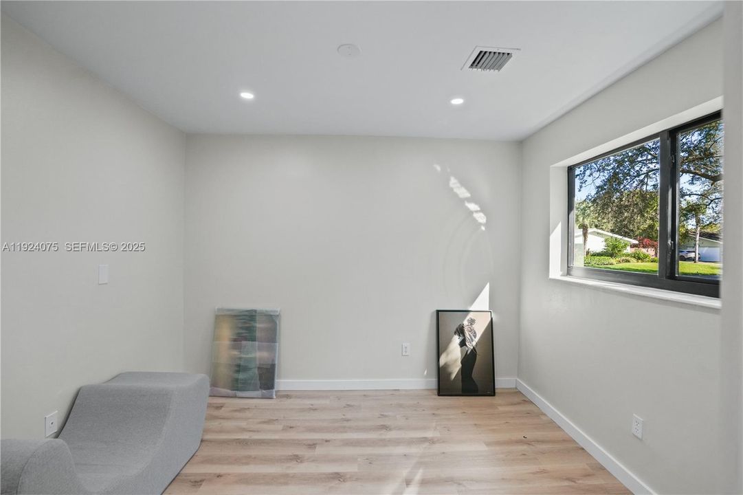 For Sale: $1,200,000 (4 beds, 2 baths, 1863 Square Feet)