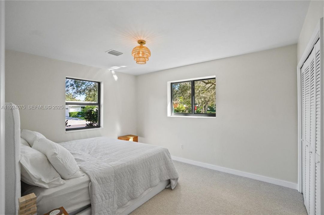 For Sale: $1,200,000 (4 beds, 2 baths, 1863 Square Feet)