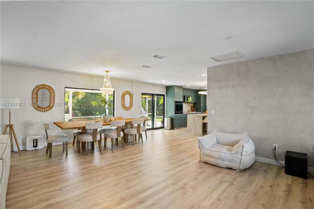 For Sale: $1,200,000 (4 beds, 2 baths, 1863 Square Feet)