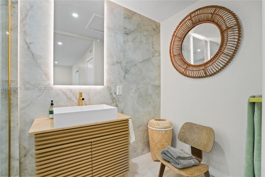 For Sale: $1,200,000 (4 beds, 2 baths, 1863 Square Feet)