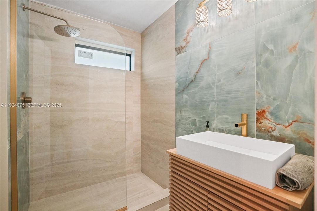 For Sale: $1,200,000 (4 beds, 2 baths, 1863 Square Feet)