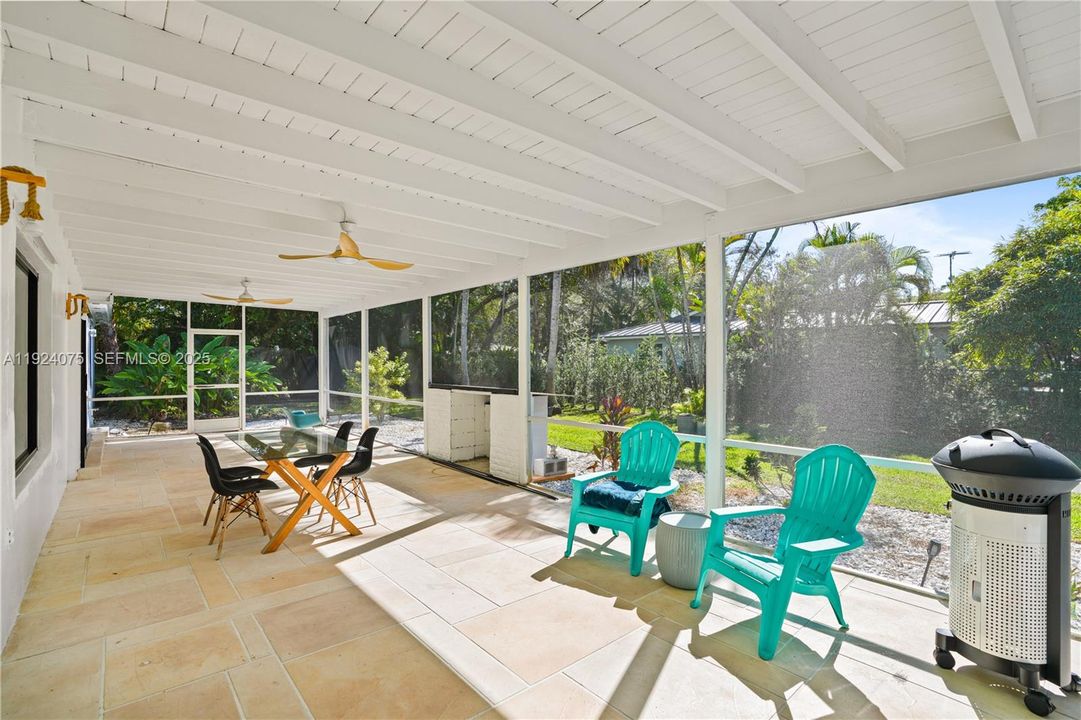 For Sale: $1,200,000 (4 beds, 2 baths, 1863 Square Feet)