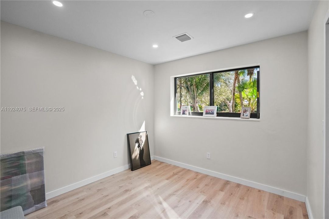 For Sale: $1,200,000 (4 beds, 2 baths, 1863 Square Feet)