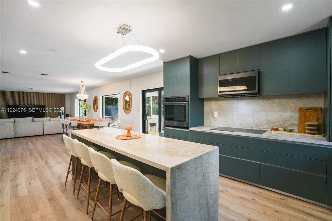 For Sale: $1,200,000 (4 beds, 2 baths, 1863 Square Feet)