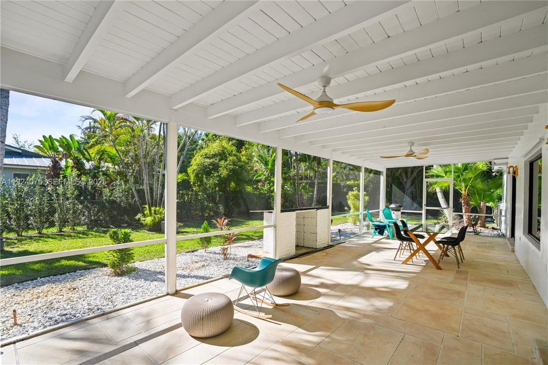 For Sale: $1,200,000 (4 beds, 2 baths, 1863 Square Feet)