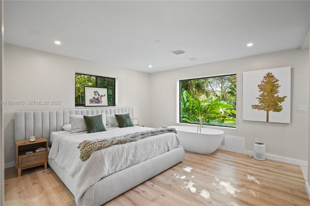 For Sale: $1,200,000 (4 beds, 2 baths, 1863 Square Feet)