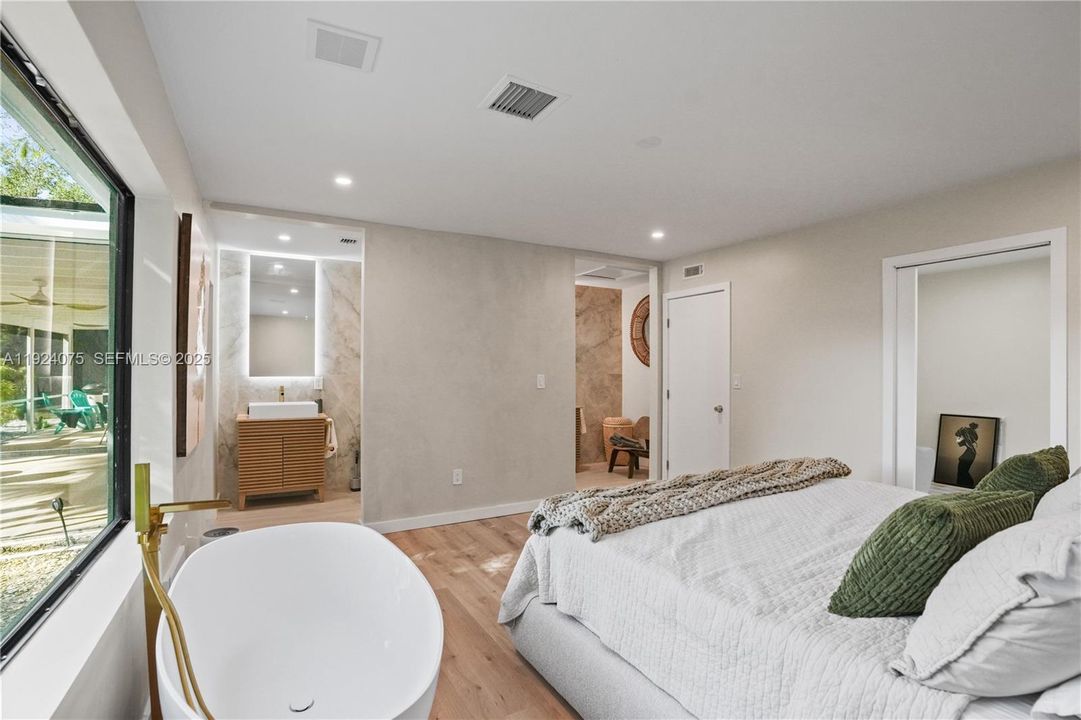 For Sale: $1,200,000 (4 beds, 2 baths, 1863 Square Feet)