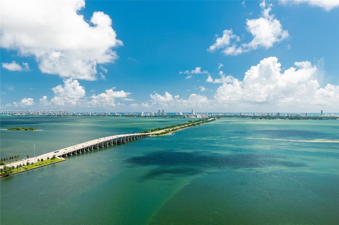 На продажу: $1,475,000 (2 спален, 2 ванн, 1088 Квадратных фут)