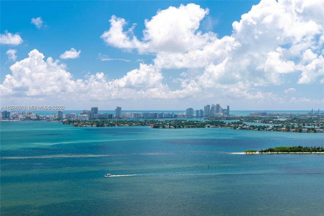 На продажу: $1,475,000 (2 спален, 2 ванн, 1088 Квадратных фут)