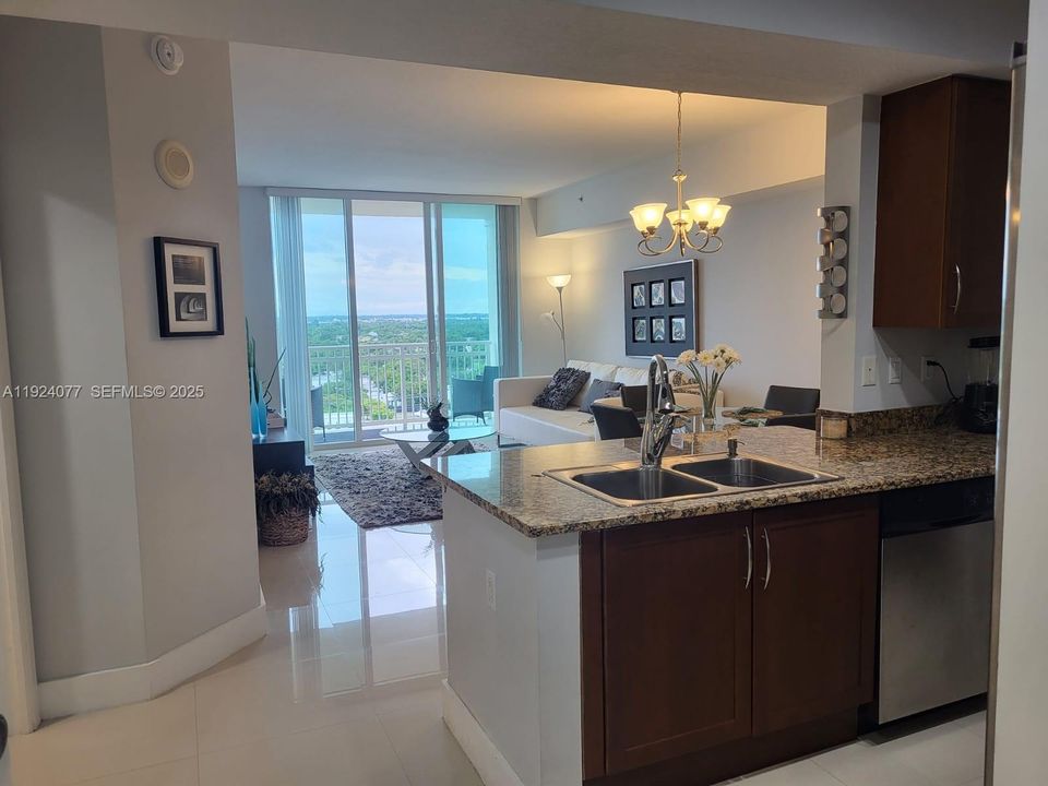 For Rent: $2,300 (1 beds, 1 baths, 805 Square Feet)