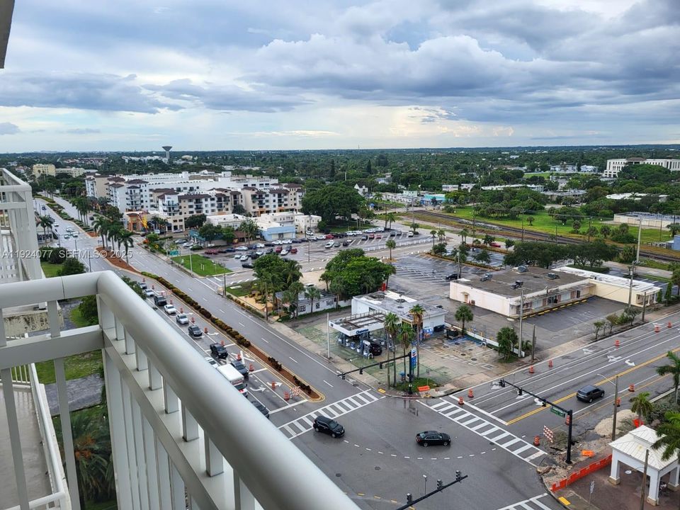 For Rent: $2,300 (1 beds, 1 baths, 805 Square Feet)