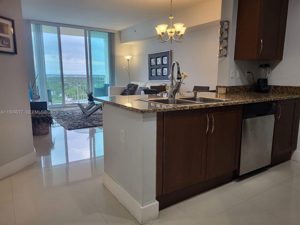 For Rent: $2,300 (1 beds, 1 baths, 805 Square Feet)