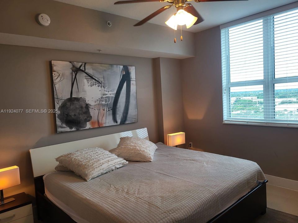 For Rent: $2,300 (1 beds, 1 baths, 805 Square Feet)